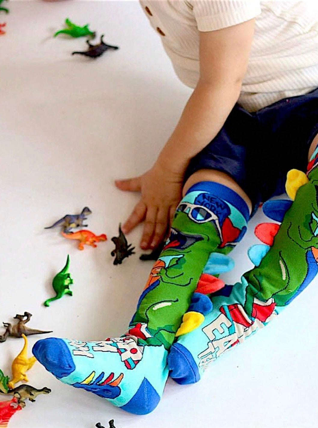 12 PARES DE CALCETA LOCA TALLA 1 A 5 AÑOS (13 a 20cm) un solo diseño DINOSAURIO