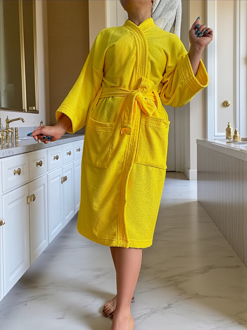 BATA DE BAÑO UNISEX ABSORBENTE BASIC (ALBORNOZ)