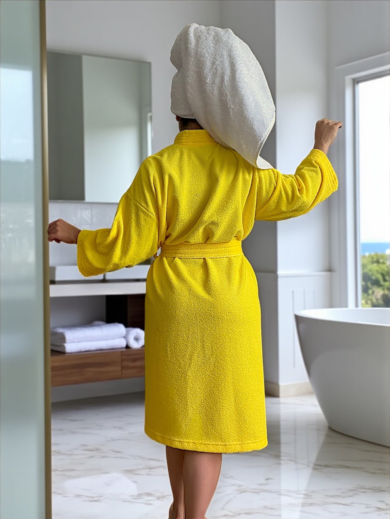 BATA DE BAÑO UNISEX ABSORBENTE BASIC (ALBORNOZ)