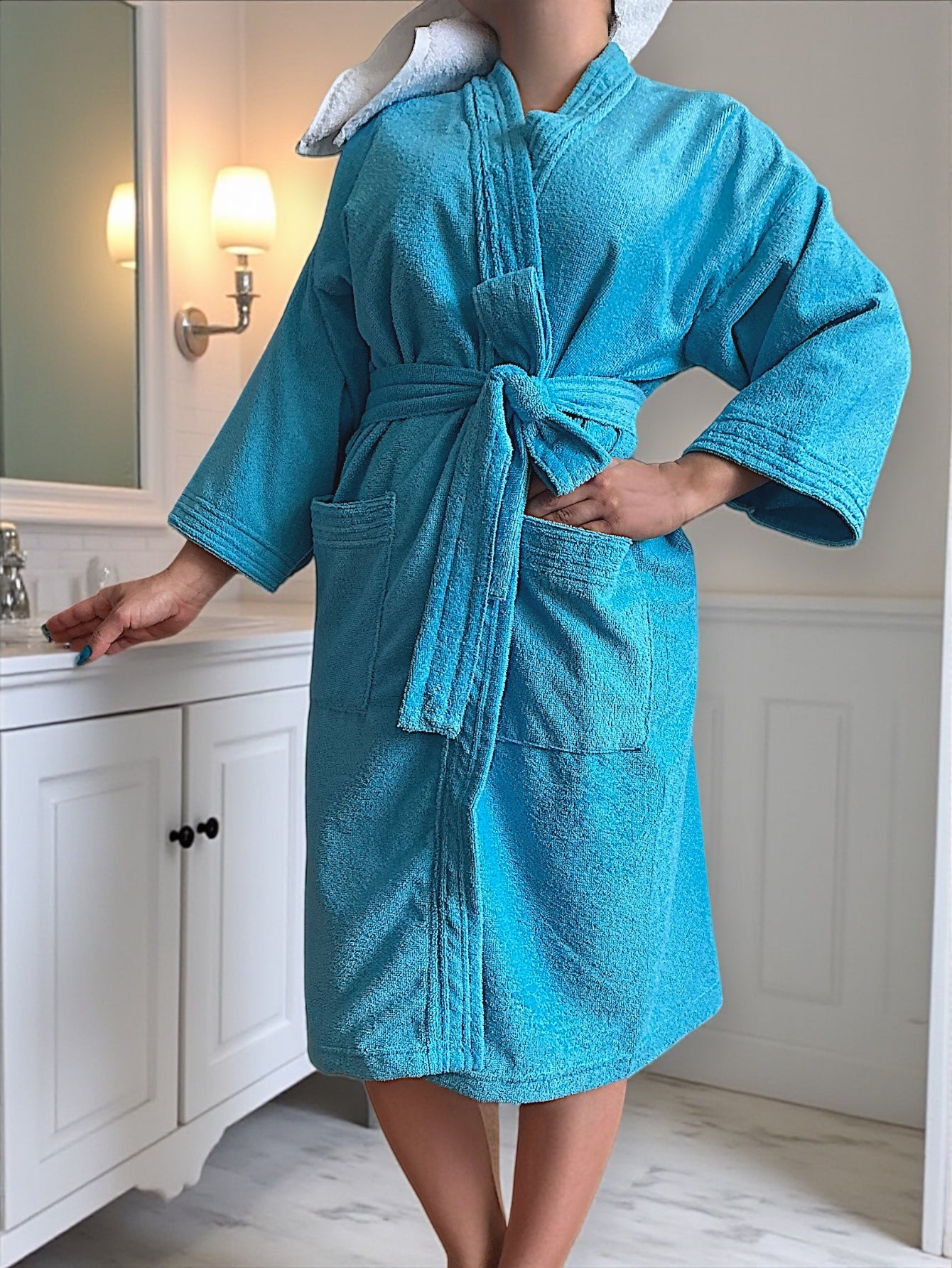 BATA DE BAÑO UNISEX ABSORBENTE BASIC (ALBORNOZ)