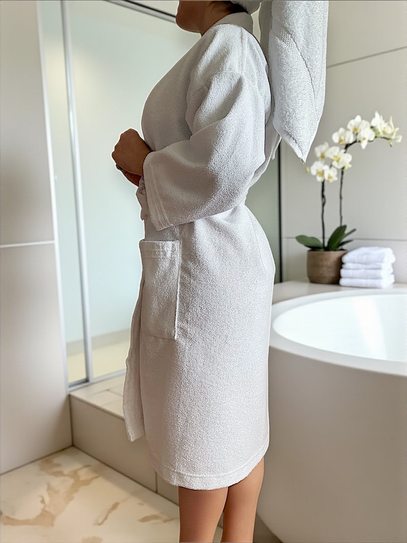 BATA DE BAÑO UNISEX ABSORBENTE BASIC (ALBORNOZ)