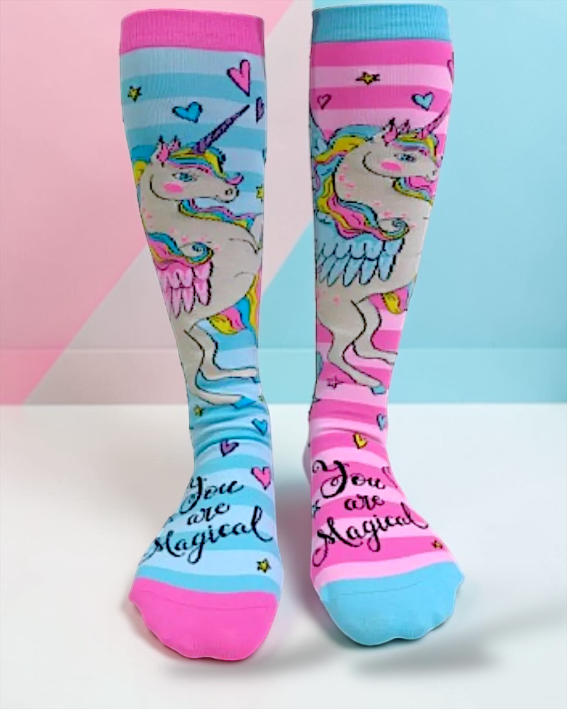 12 PARES DE CALCETA LOCA 3D PREMIUM UNICORNIO LUZ UNITALLA PARA PIES QUE MIDAN DESDE 15CM HASTA 33CM